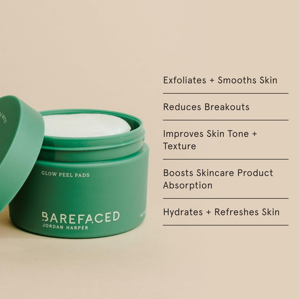Barefaced Glow Peel Pads, texture affinée et peau plus lisse après application.