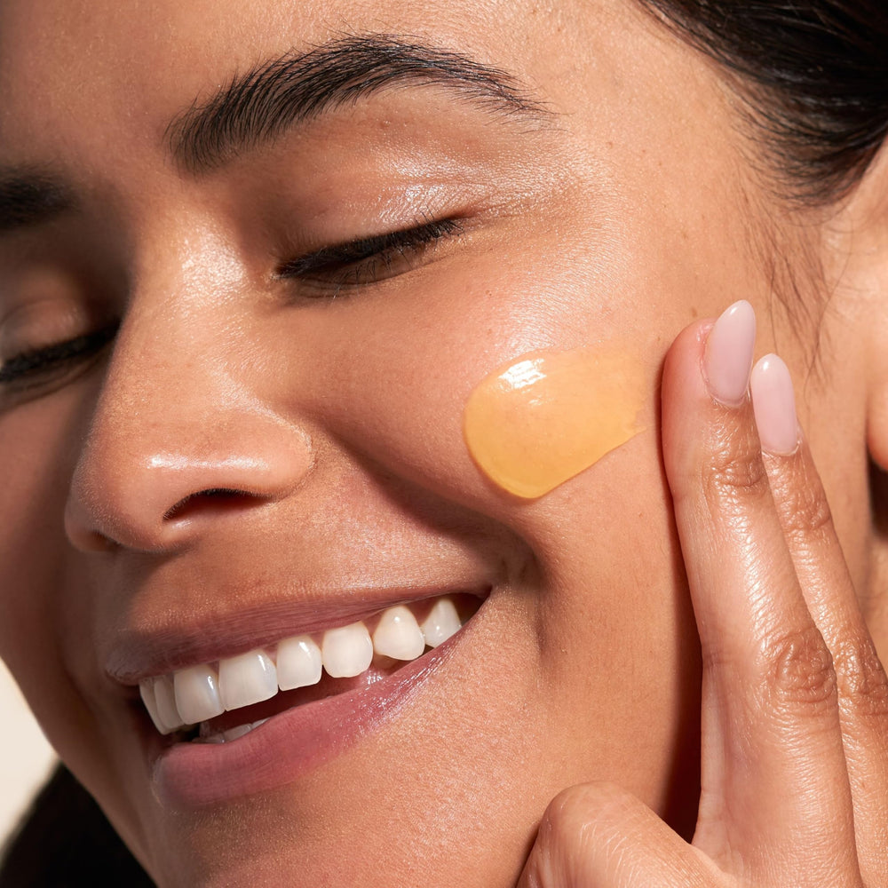 Rituel nocturne avec Barefaced Retinal Skin Therapy pour réduire les ridules.