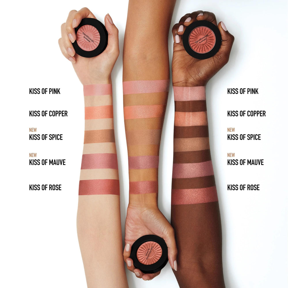 Application avec pinceau doux sur bareMinerals Gen Nude Blonzer.