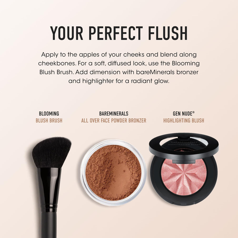 bareMinerals blush Vintage Peach texture poudre qui devient crème pour superposer la couleur.