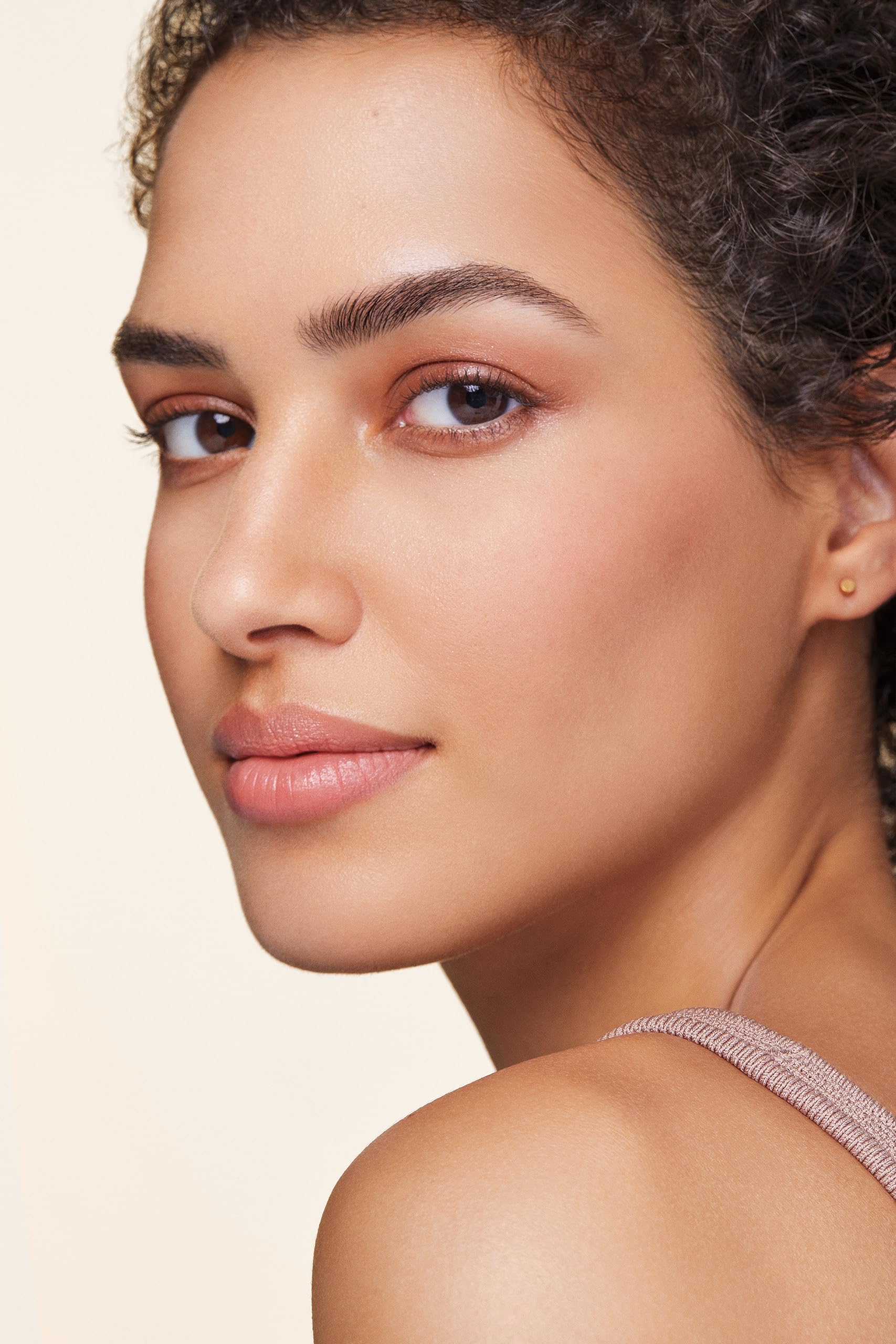 bareminerals tenue longue durée étanche 12h résiste à l'eau et à la transpiration.