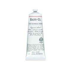Application douce de la crème Barr-Co sur les mains au quotidien.