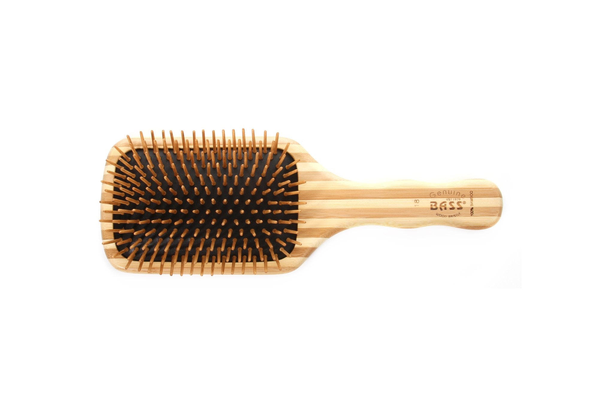 Brosse Bass Verte, poignée en bambou, prise en main ergonomique.