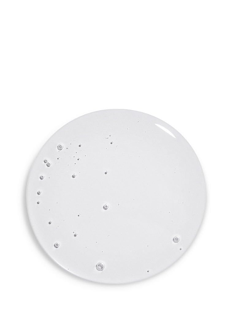 Zoom sur la texture mousseuse et les arômes lavande-vanille pour le soir.