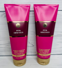 Bath & Body Works Pink Obsessed crème corporelle texture satin pour application douce et réhydratante.