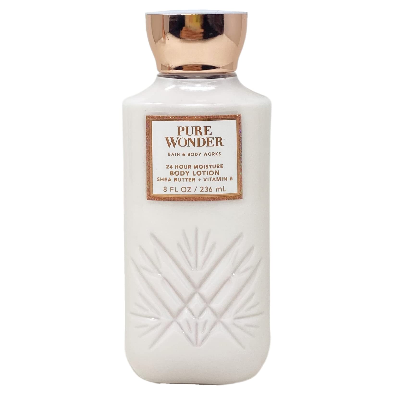 Application de la lotion Pure Wonder sur les mains pour une douceur rapide.