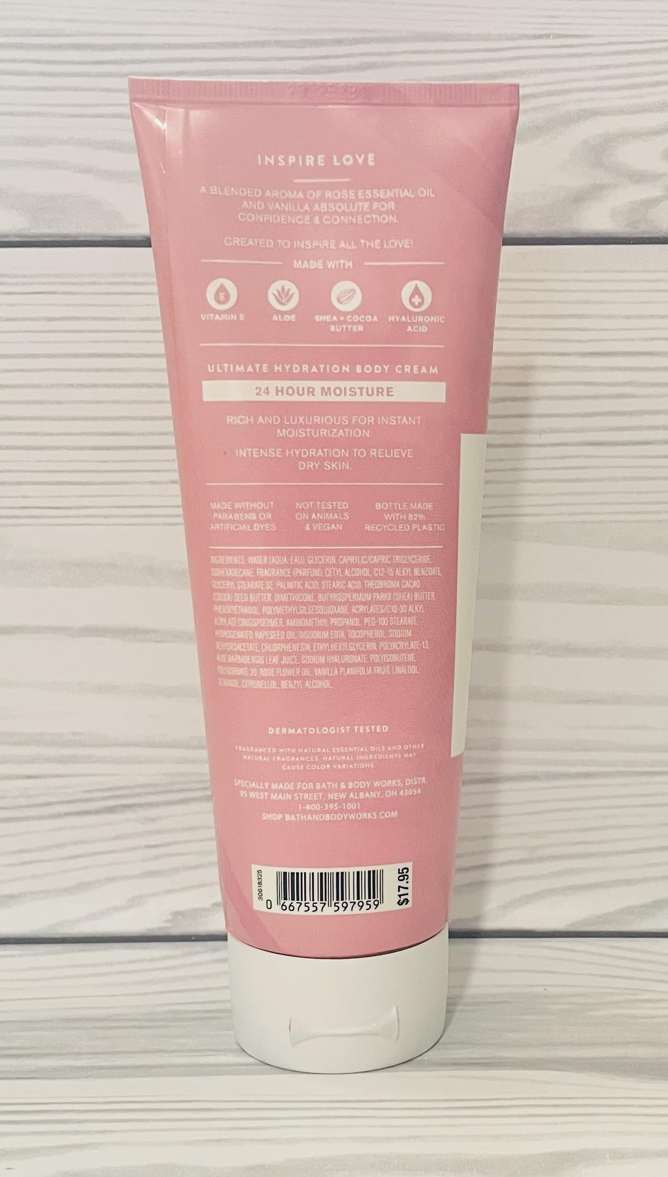 Crème corporelle Bath & Body Works Aromathérapie, texture veloutée prête à hydrater la peau.