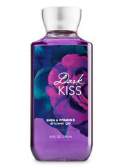 Bath & Body Works Dark Kiss gel douche, emballage – format compact et prêt à l’emploi.