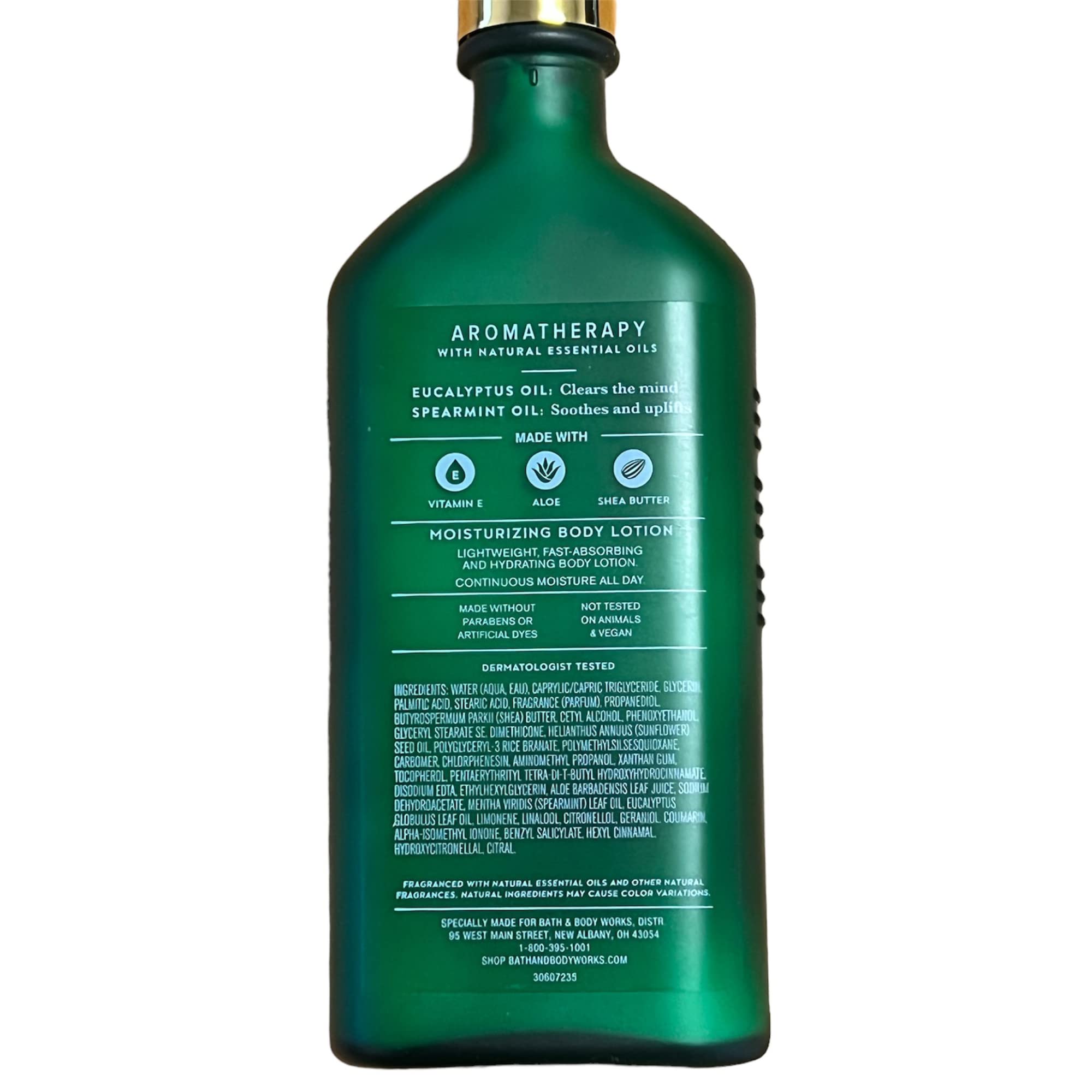 Emballage élégant du coffret Bath & Body Works pour soin du corps.