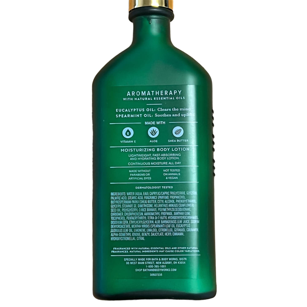 Emballage élégant du coffret Bath & Body Works pour soin du corps.
