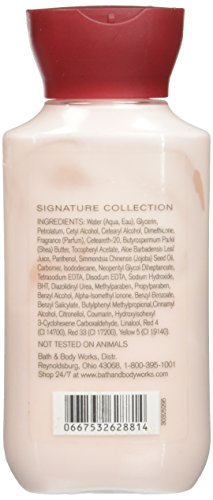 Texture légère et soyeuse de la lotion Bath et Body Works sur peau hydratée.