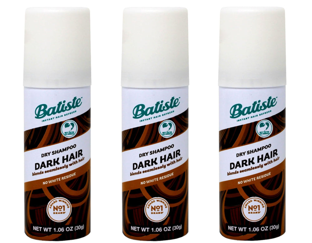Batiste Dry Shampoo Dark mini-bouteille pour une fraîcheur rapide en déplacement.