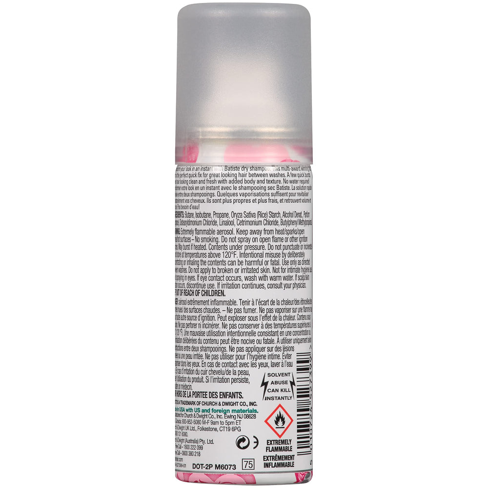 Application rapide sur les racines avec Batiste Shampoing Sec Floral et Fruité Blush.
