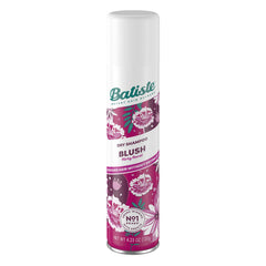 Batiste Shampooing Sec Blush en action, pulvérisation rapide sans eau