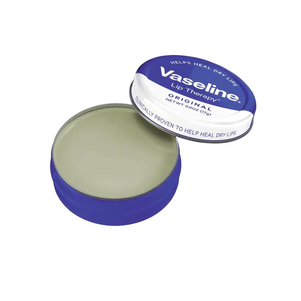 Boîte Vaseline pour lèvres ouverte, texture douce et nourrissante.