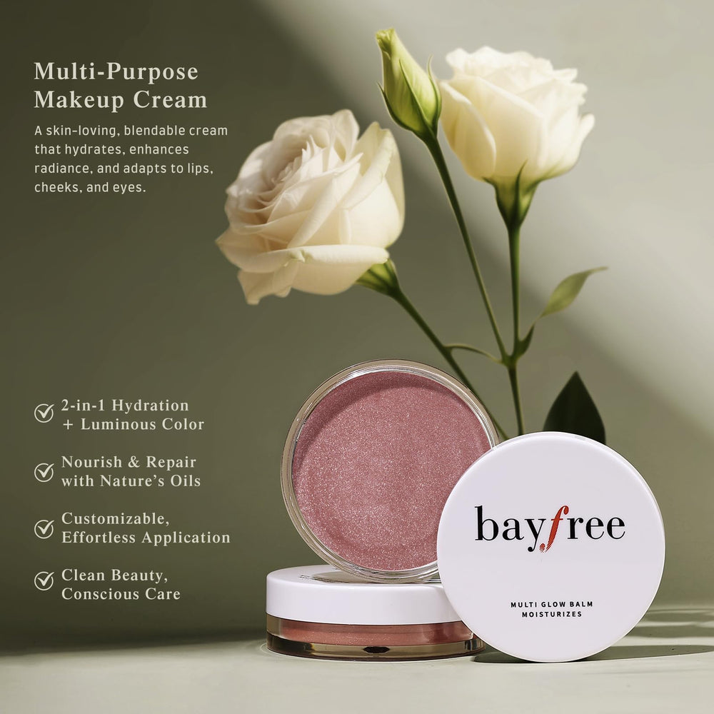 Bayfree Multi Glow Balm sur les paupières pour une brillance légère et moderne.