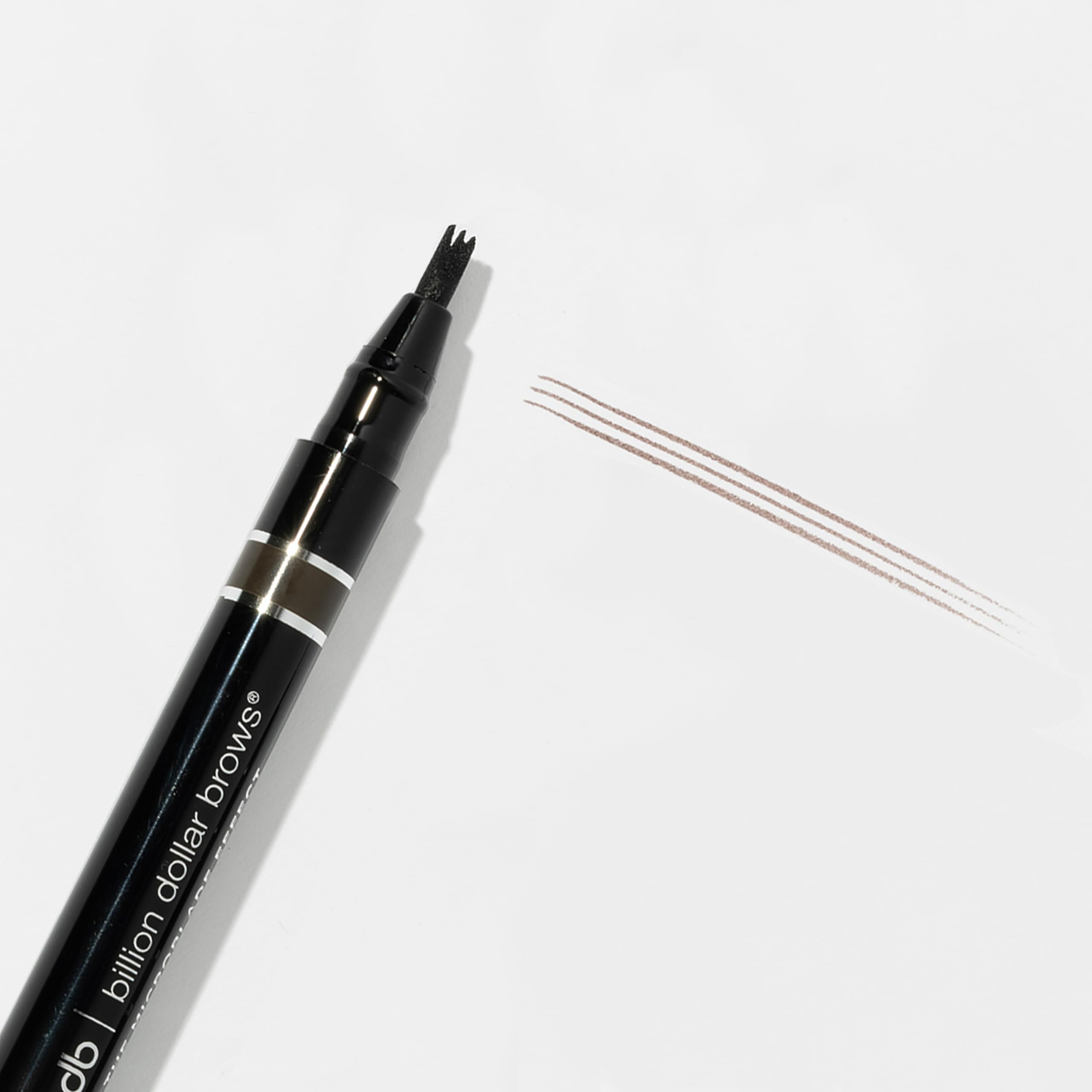 bdb microblade: teinte taupe equilibree pour fusionner avec des tons moyens.