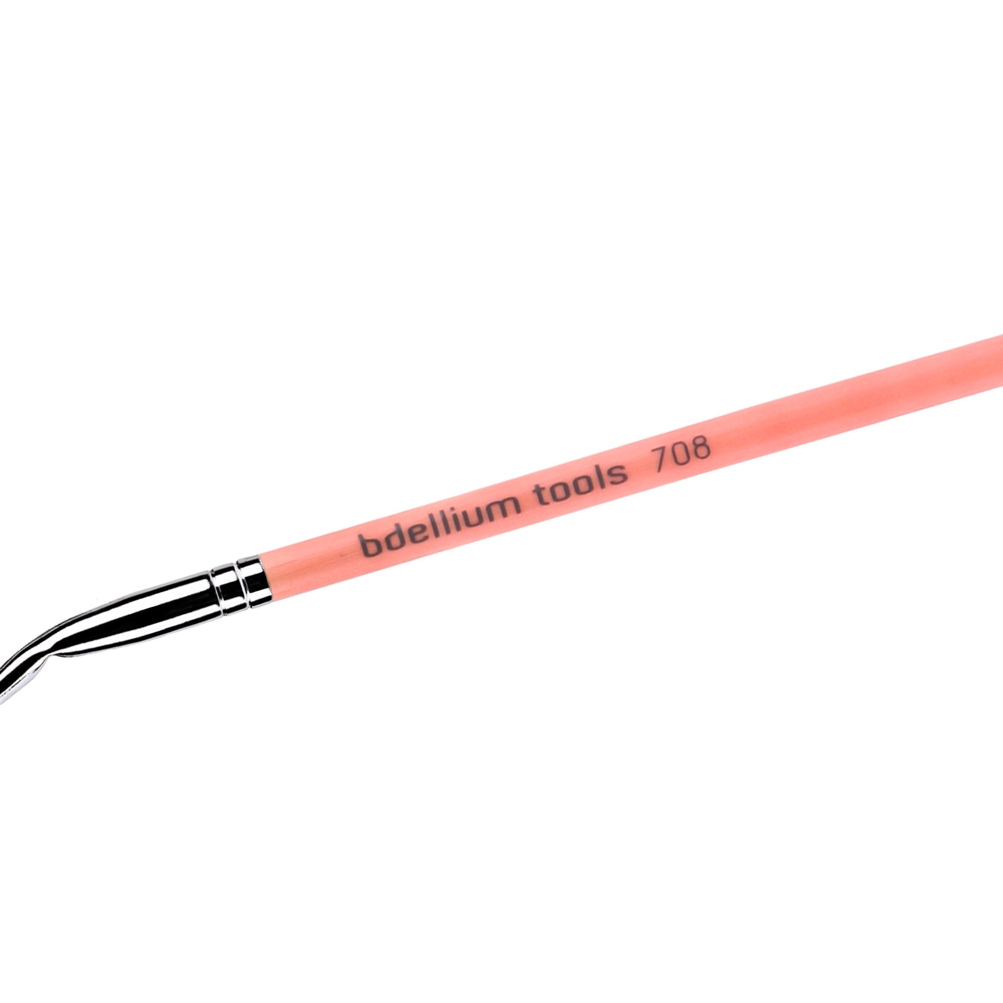 Bdellium Tools poils synthétiques doux, idéal pour une texture légère et application fluide.