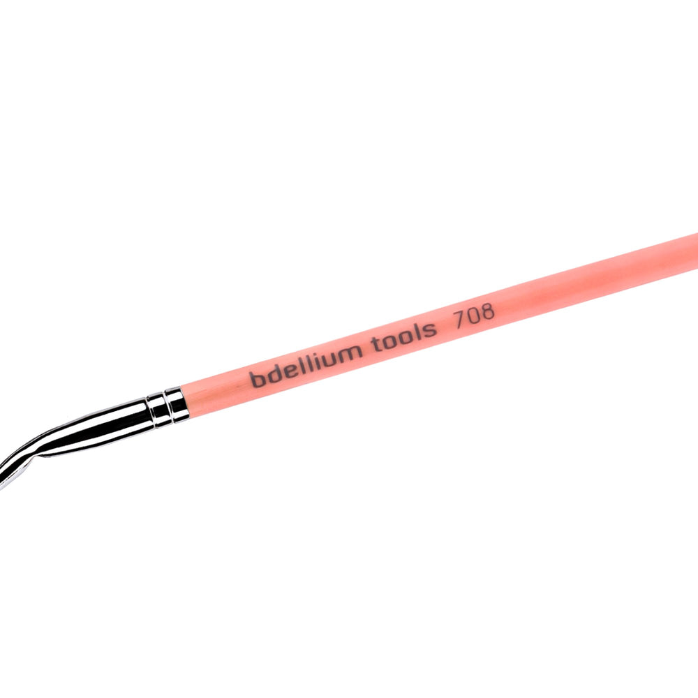Bdellium Tools poils synthétiques doux, idéal pour une texture légère et application fluide.