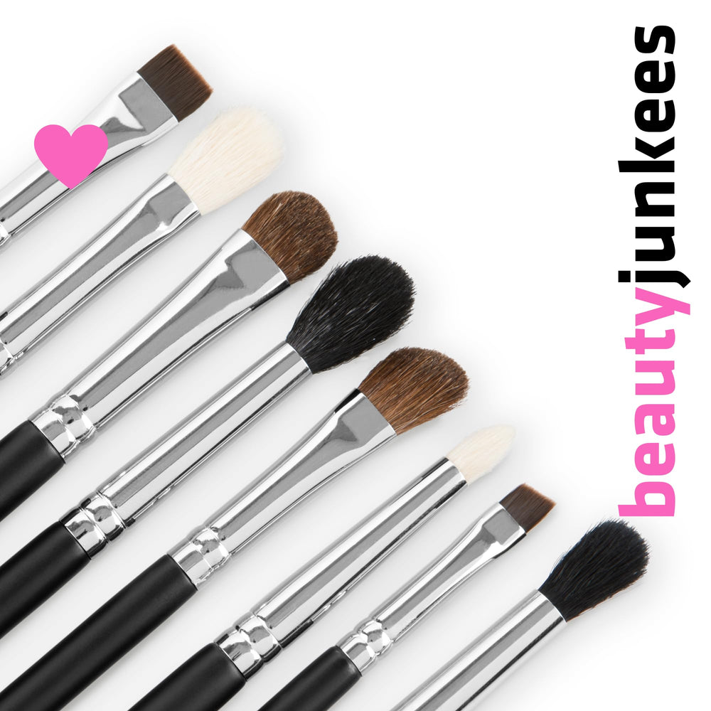 Brosse Beauty Junkees pour application crème plat, couverture ciblée.