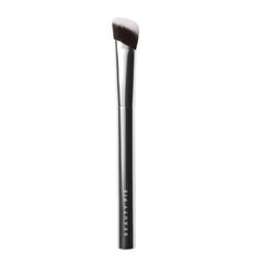 Beauty Pie Pro pinceau correcteur anguleux pour une application précise autour des yeux.