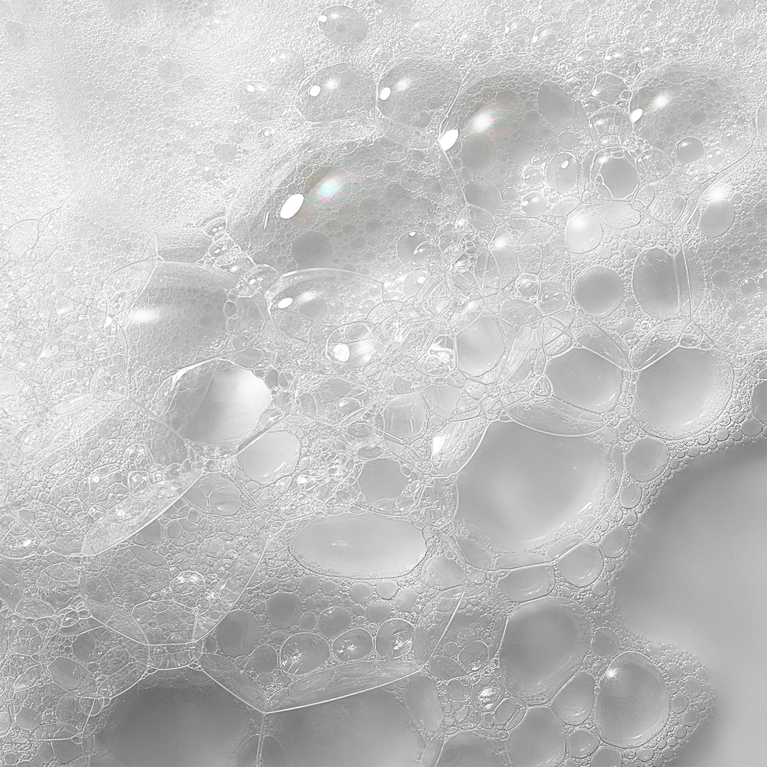 BeautyBio Balance : extrait d’avoine soutient l’hydratation naturelle.
