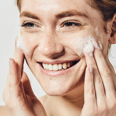 BeautyBio Balance : nettoyage visage et yeux en douceur, sans irritations.
