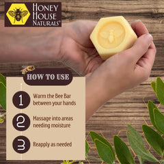 Bee Bar vanille application-main: massage doux des cuticules.