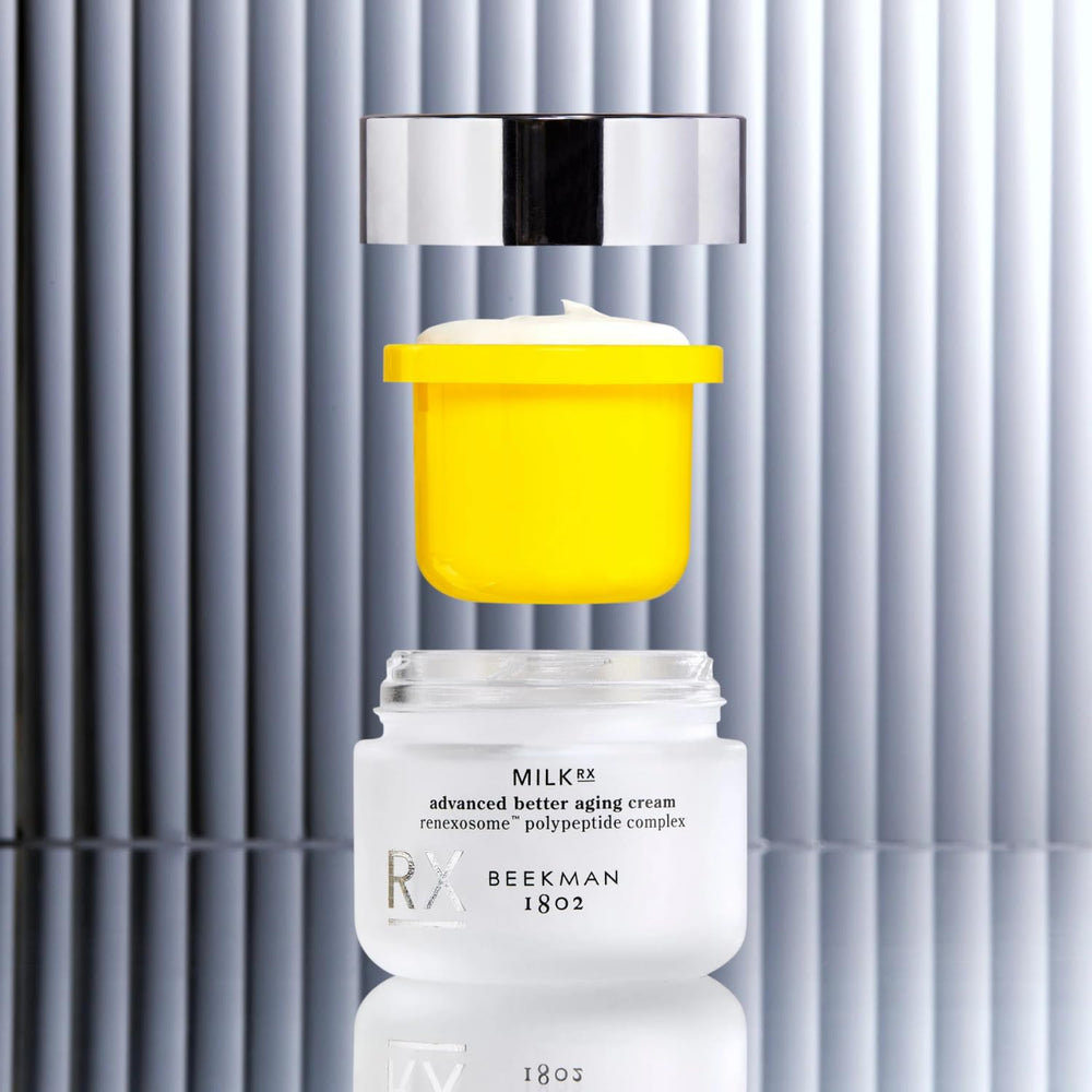 Texture crème visage Beekman 1802, application douce et hydratante.