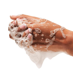Texture riche du savon mains Beekman 1802, douceur après chaque lavage.