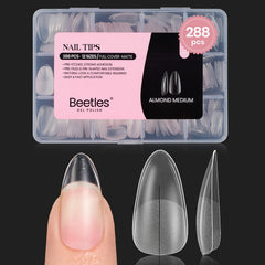 Beetles embouts d’ongles gel moyen amande matte prêts à l’emploi sans polissage nécessaire.