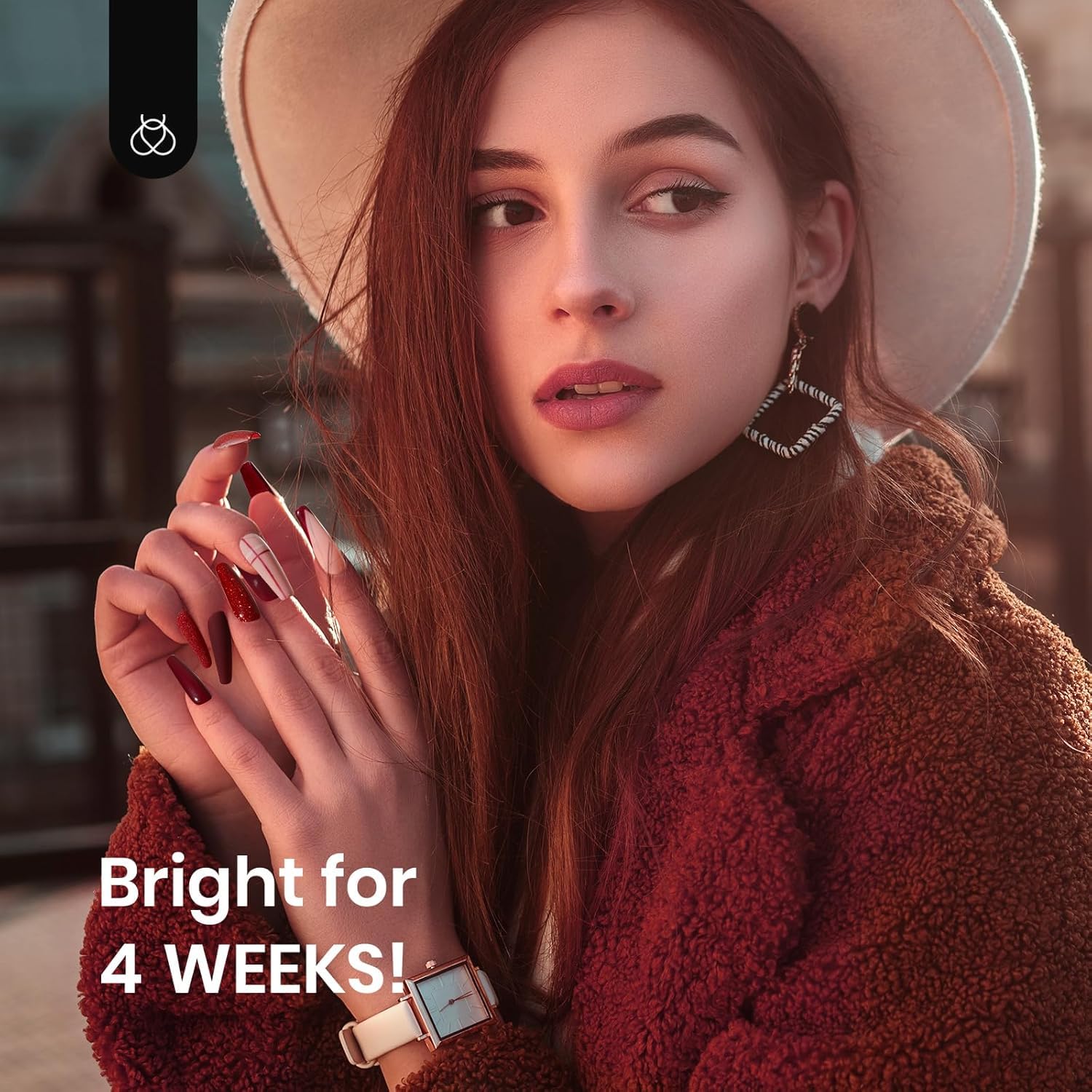Beetles Gel Polish rouge satiné Marvelous Lady, fini lisse pour une manucure impeccable.