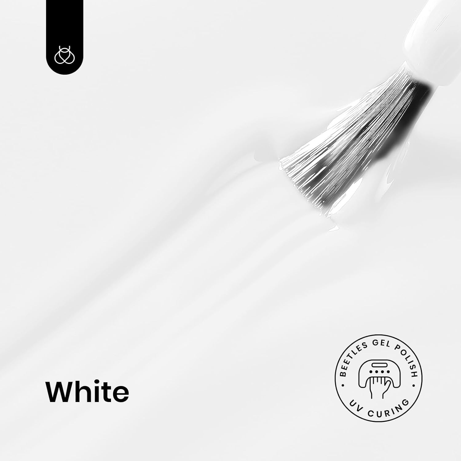 Beetles Gel Blanc, pinceau etalement, application lisse et rapide.