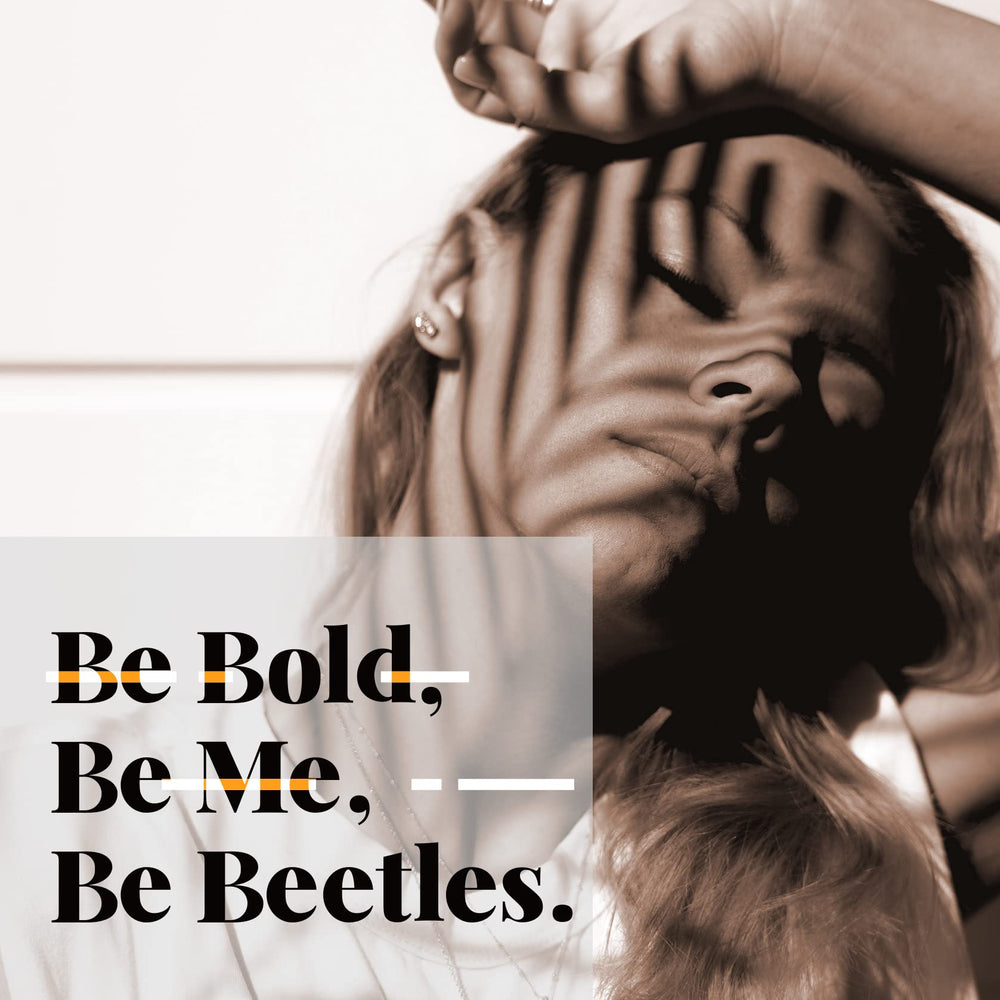 Beetles ongles: rendu final brillant après gel noir et blanc