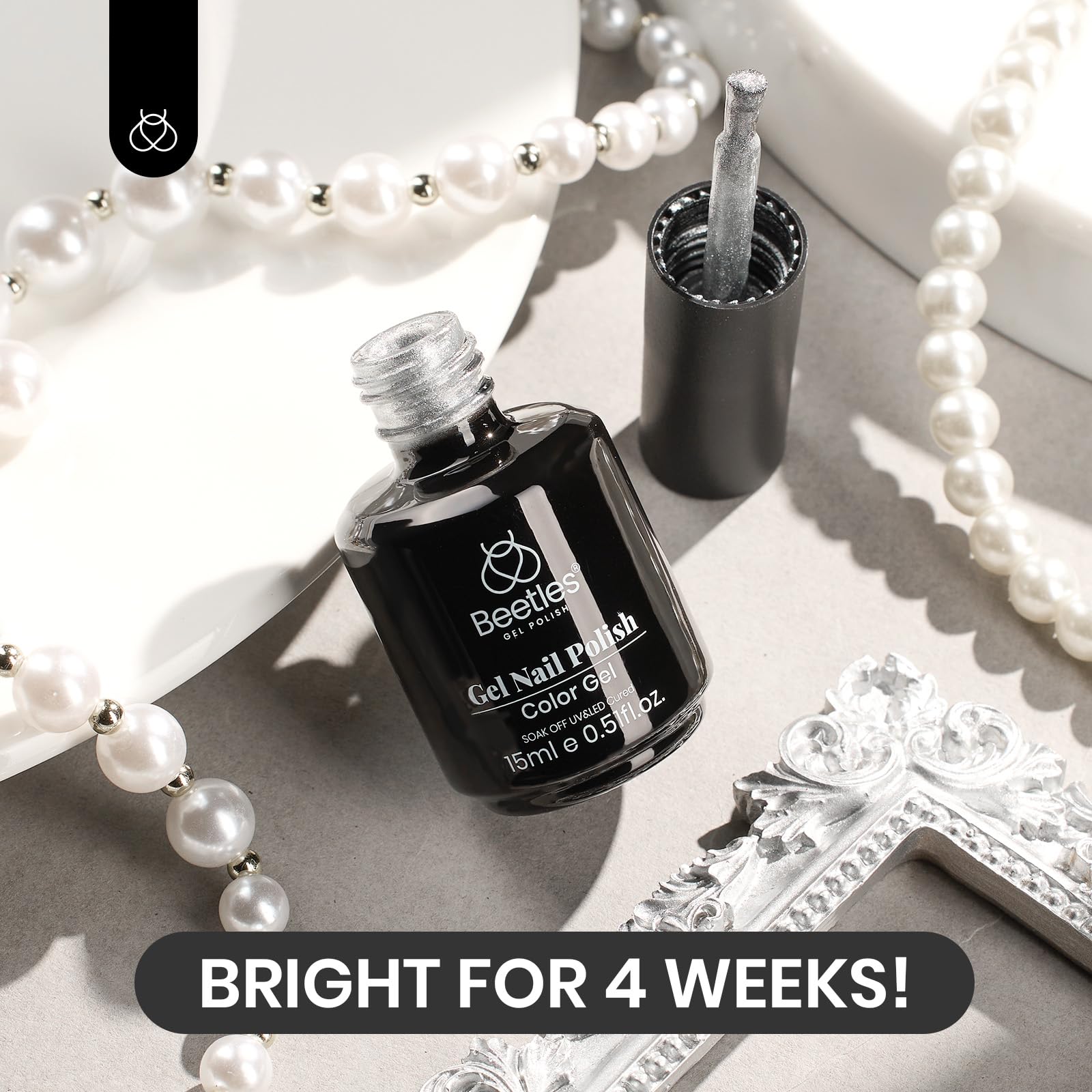 Beetles Silver Gel Polish, cure UV/LED pour une tenue durable.