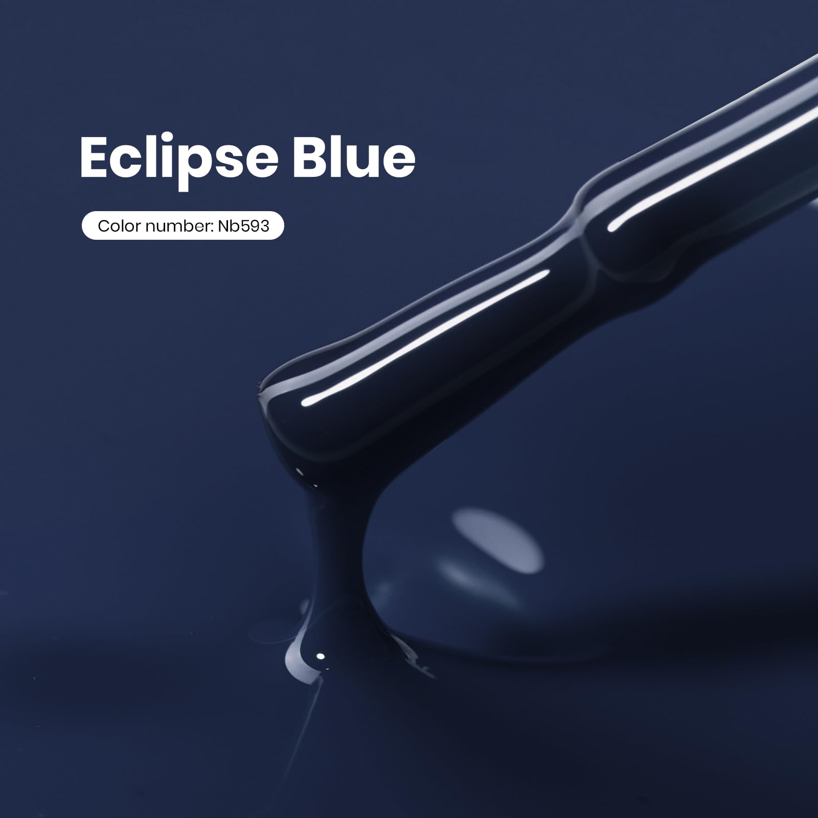 Beetles Vernis Gel bleu marine, application au pinceau facile pour une finition longue durée.