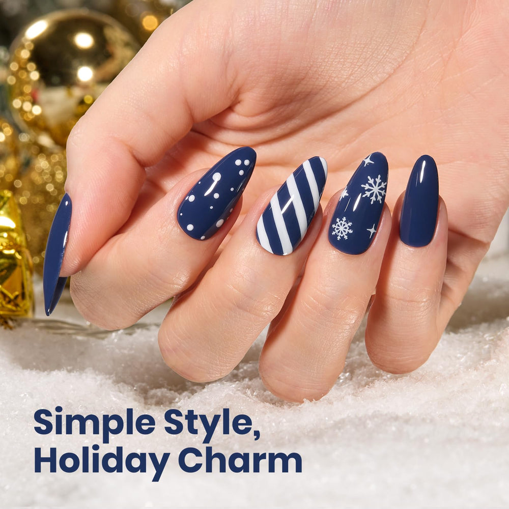 Beetles Vernis Gel bleu marine, longue tenue et brillance durable pour des ongles impeccables.