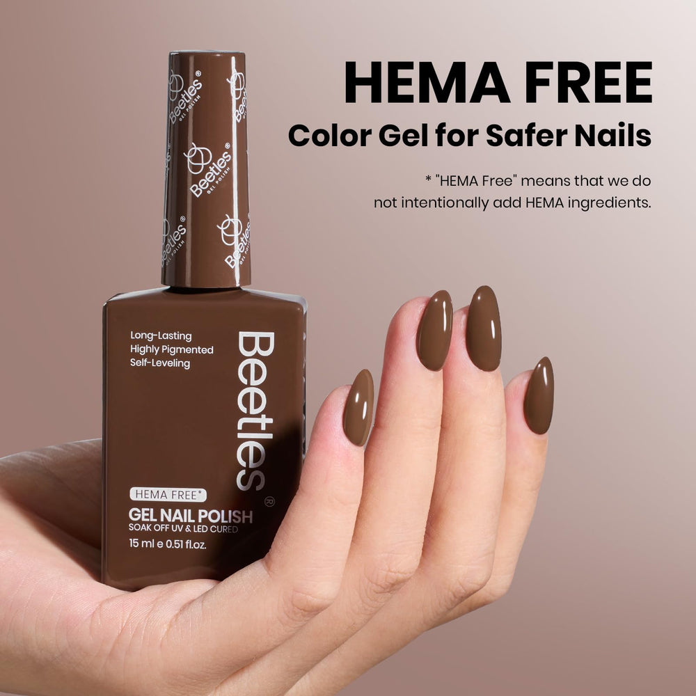 Beetles Gel Polish brun café, swatch lumineux mettant en valeur la couleur.
