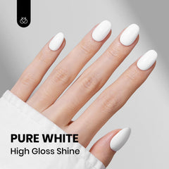Beetles Gel Polish – séchage sous lampe LED pour une couleur rapide et propre.
