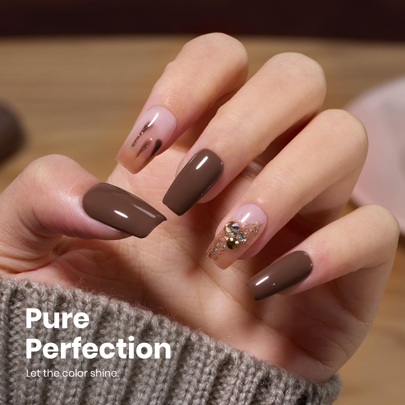 Beetles Gel Polish brun foncé, cuisson UV/LED pour brillance durable.