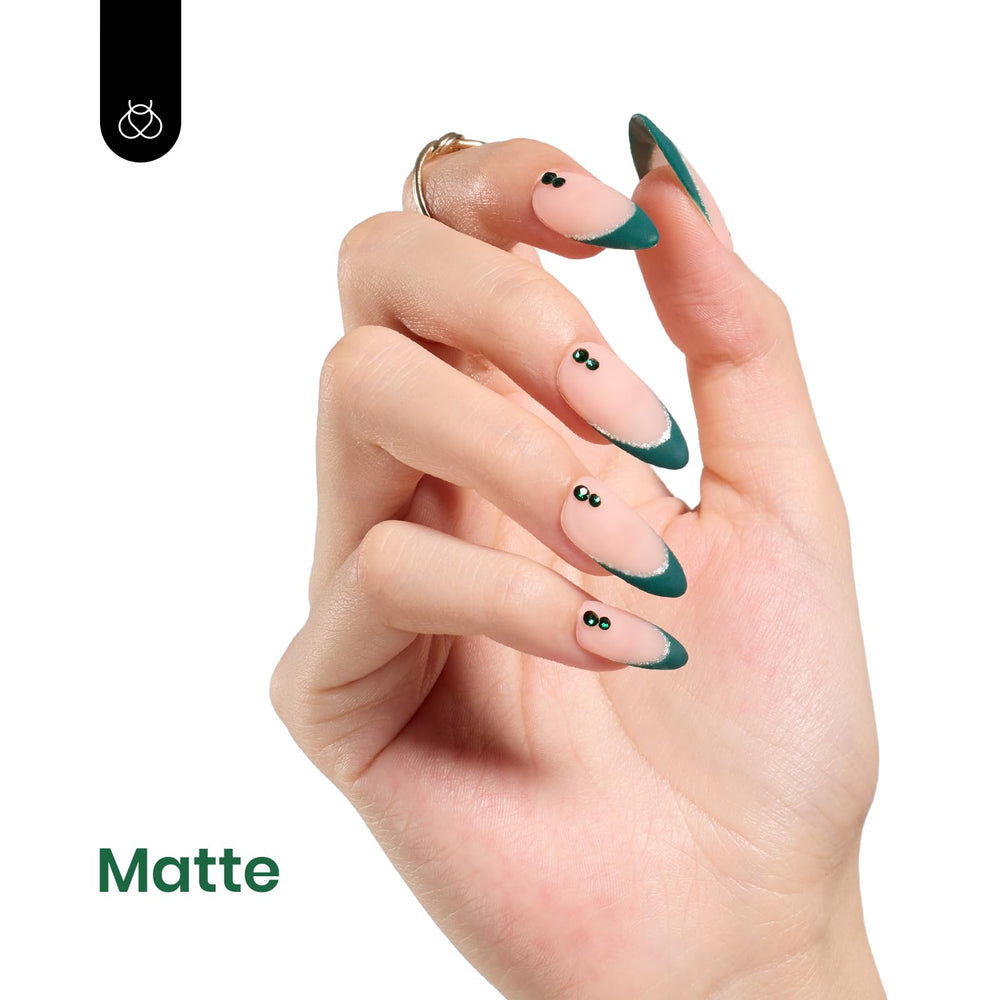 Beetles Vernis Gel Vert: finition brillante après cure UV/LED.