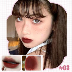 Bekoeen ourse rouge velouté: applicateur pratique pour contour précis.