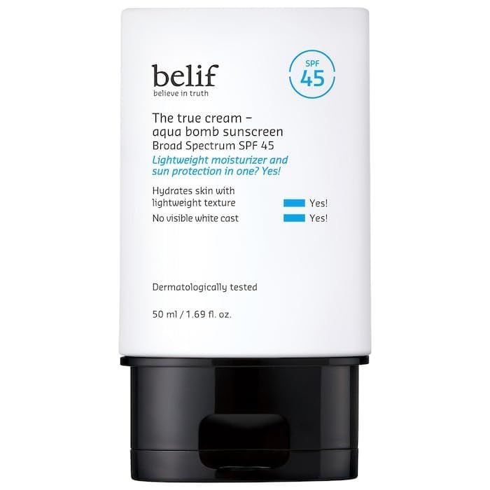 belif Aqua Bomb SPF45, emballage clair et moderne pour une routine solaire quotidienne.