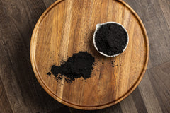 Poudre pour Fabrication Savon Maison au Charbon Actif Coco, résultat naturel.