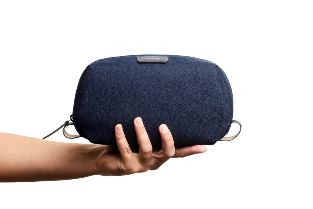 Bellroy Toiletry Kit: dimensions exactes 230 mm x 80 mm x 130 mm pour organiser.