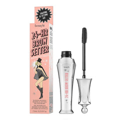 Benefit 24-HR Brow Setter – flacon clair prêt pour un coiffage durable des sourcils.