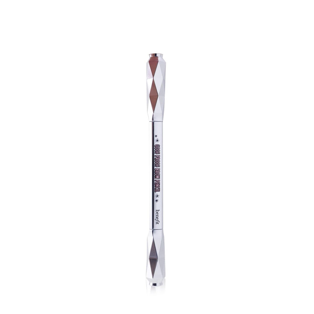 Benefit Goof Proof montre pointe lisse pour remplissage rapide.