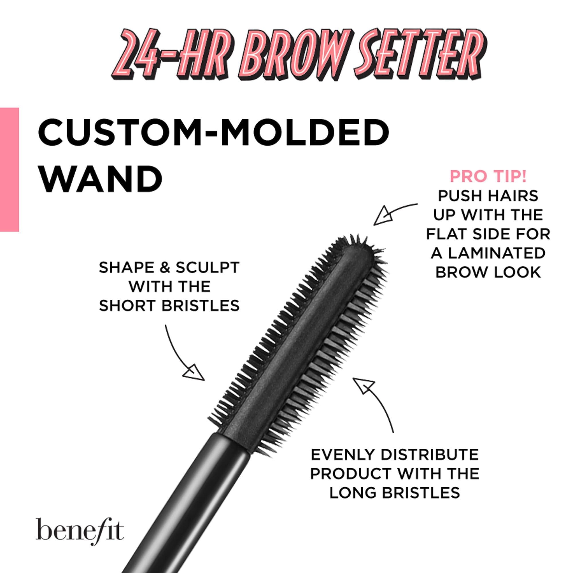 Benefit Mini Fixateur Sourcils – tenue 24h pour un regard durable.