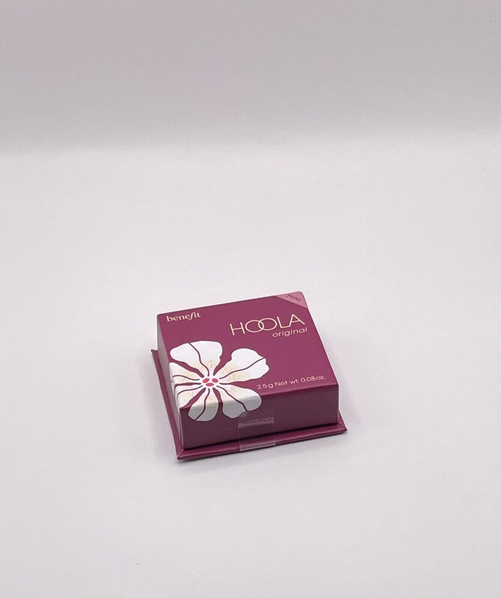 Benefit Hoola Mini bronzer sur les joues, contour subtil et quotidien