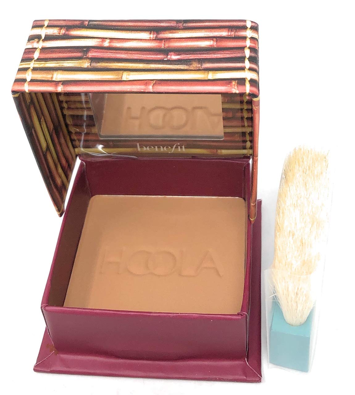 Poudre bronzante Hoola de Benefit avec pinceau inclus pour un teint naturel